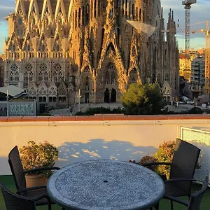 https://gaudis-nest.catalonia-hotels.com